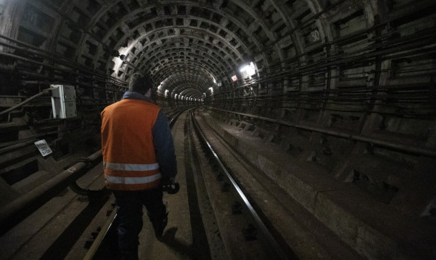 Відновлювальні роботи на підтопленій ділянці метро можуть тривати до 6 місяців, - Кличко (фото, відео)
