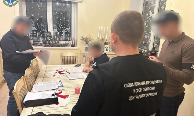 У Києві викрили посадовця КМВА, який допомагав депутатам міськради ухилятися від військової служби