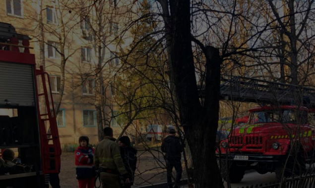 У Святошинському районі внаслідок пожежі в квартирі загинула людина