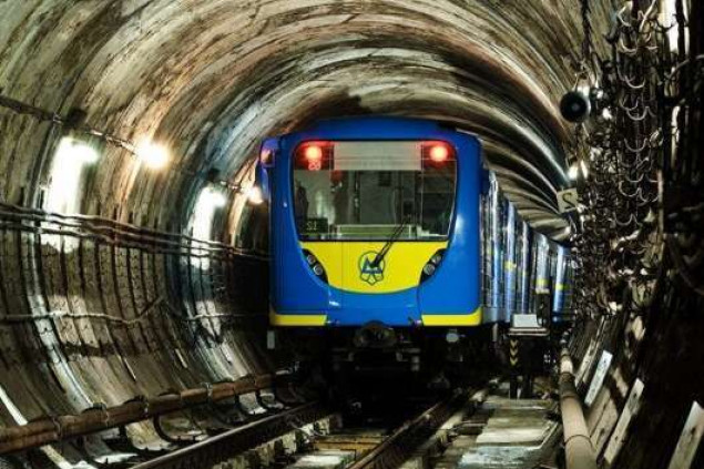 Із 9 грудня закриють рух поїздів між станціями метро “Деміївська” та “Теремки”