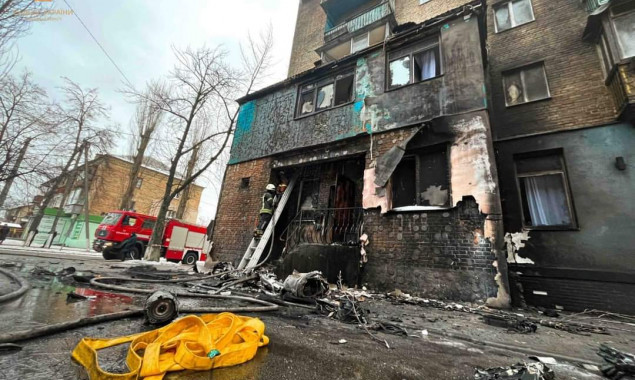 На Київщині рятувальники ліквідували наслідки ранкових ворожих обстрілів (фото)
