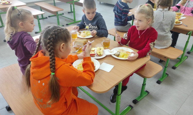 Сквира витратила 3 млн гривень на забезпечення харчування учнів молодших класів