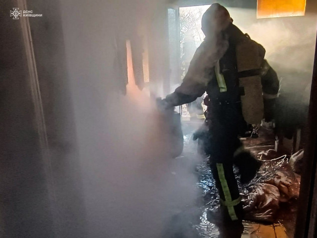 На Київщині під час пожежі у приватному будинку загинула жінка