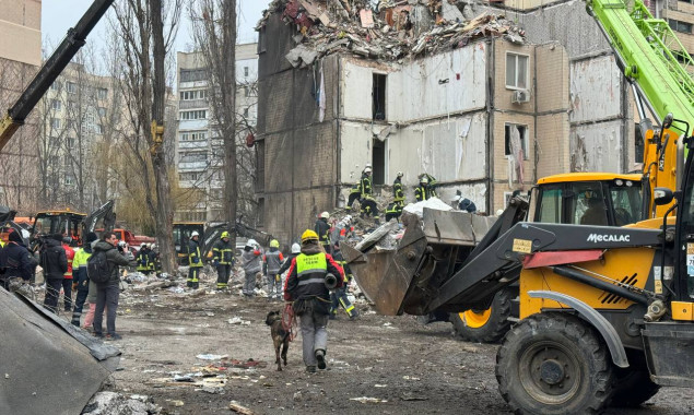 В Одесі під завалами зруйнованого ворожим дроном будинку знайшли тіло дитини