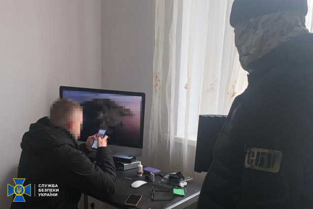 СБУ нейтралізувала у Києві злочинну організацію, яка проводила інформаційні диверсії на замовлення фсб (фото, відео)