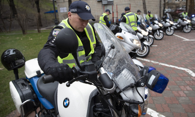 Патрульна поліція Києва отримала 11 мотоциклів BMW від німецьких партнерів