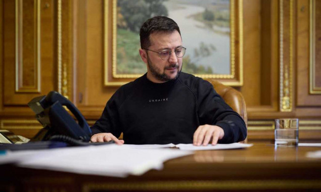 Президент Зеленський підписав прийнятий рік тому закон про мобілізацію з 25 років і “свіжий” документ про переобстеження “обмежено придатних”