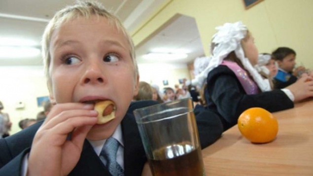 Чиновник “отжал” деньги, предназначенные для питания детям-чернобыльцам