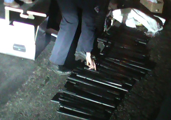 Крымская милиция нашла дубинки в машине помощников нардепа “Свободы”