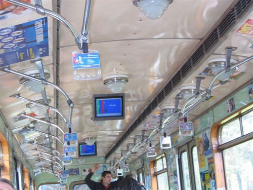 Мониторы из вагонов метро КГГА сняла без согласования с собственником