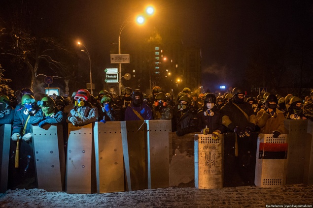 Захарченко посоветовал мирным митингующим уйти от “экстремистов”, чтобы не попасть “под раздачу”