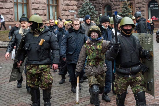 Янукович договорился с лидерами оппозиции, что Евромайдан сдаст оружие