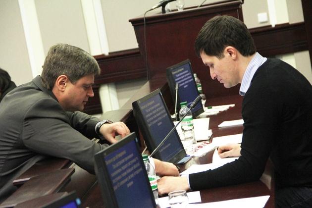 Киевский областной совет перекрасился и готов “съесть” будущего губернатора