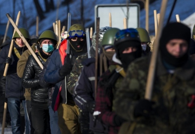 “Правый сектор” не верит Януковичу и будет продолжать бороться с режимом