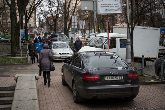 Чиновники желают, чтобы в Киеве было где поставить машину
