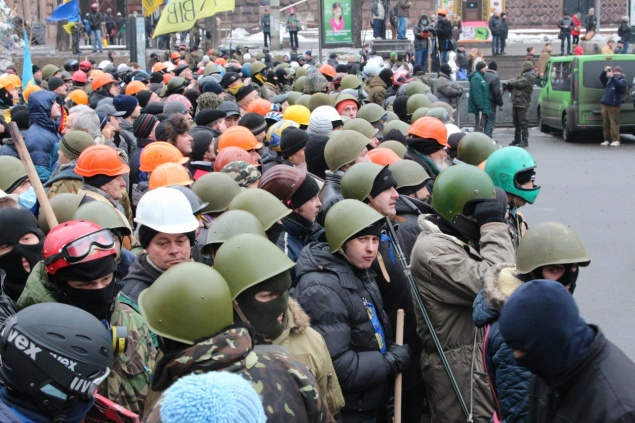 Субботник на Майдане закончился инцидентом с активистами Антимайдана