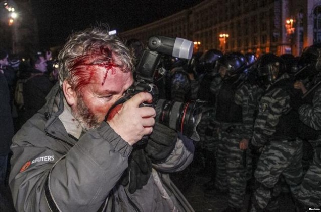 В Киеве с начала разгона Майдана от силовиков пострадал 21 журналист (+видео)