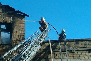 Пожарные спасли офис на Межигорской от взрыва