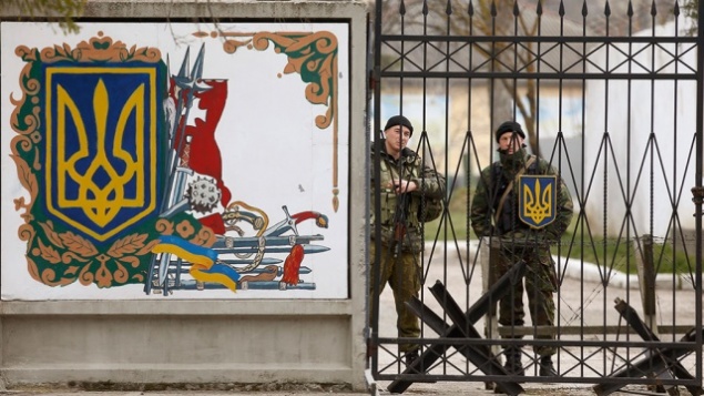 Украинcким военным разрешили в Крыму применять оружие