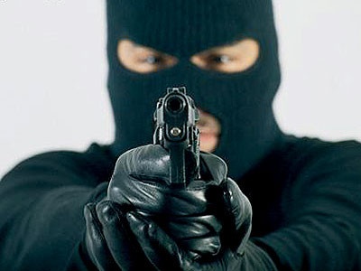 Банда разбойников в масках украли оружие из союза охотников