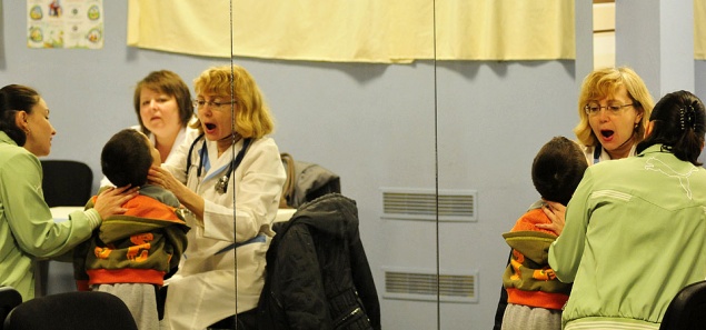 Крымских беженцев обследовали столичные врачи