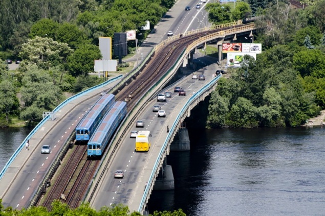 “Киевавтодор” частично перекроет движение автотранспорта на мосту Метро и Южном мостовом переходе