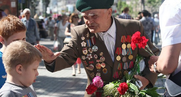 Киевских ветеранов оставят без традиционной материальной помощи от города