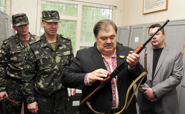 Бондаренко побывал в гостях у киевского батальона охраны в учебке “Десна”
