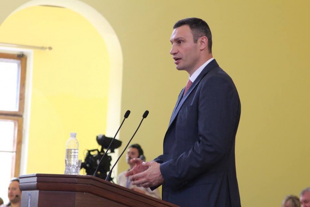 Кличко принял присягу мэра и назначил заседание Киевсовета уже на завтра