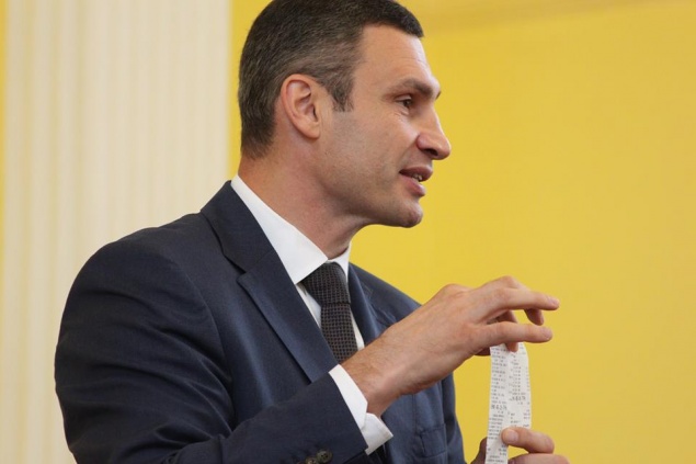 Виталий Кличко устроил шоу из увольнения главы КП “Фармация” (ВИДЕО)