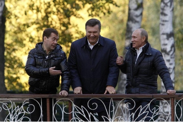 Видео пожара охотничьих угодий Януковича под Киевом