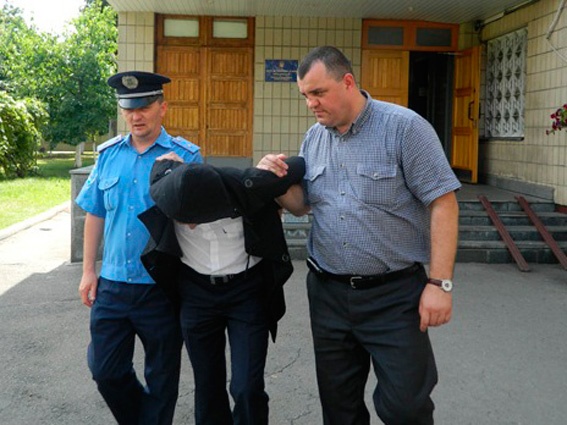 В Киеве ограбили продавщицу “пополняшек”, чтобы раздобыть денег на поездку на море