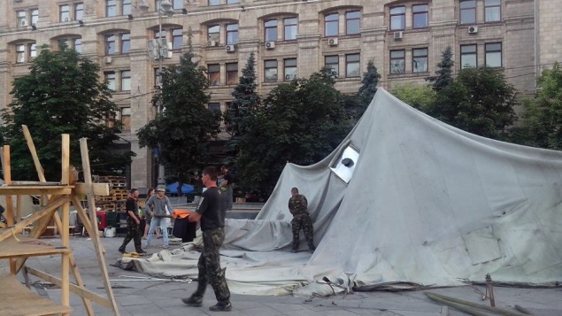 На Майдане останутся только те, кто “хочет бухать”