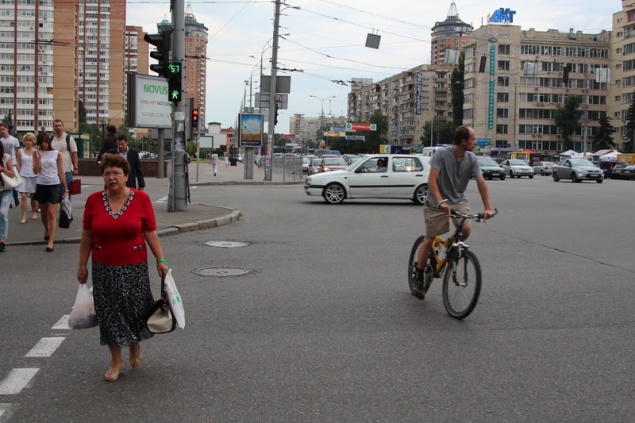 Чиновники на своей шкуре прочувствовали каково быть велосипедистом в Киеве