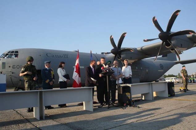 Аэропорт “Борисполь” принял самолет ВВС Канады со снаряжением для участников АТО (ФОТО)