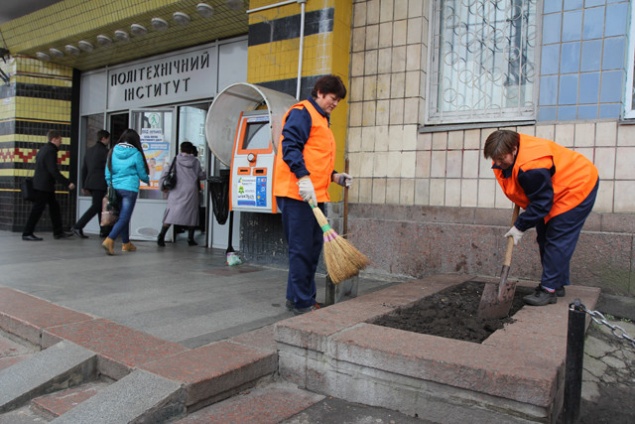 Киевский метрополитен немного переплатил за веники