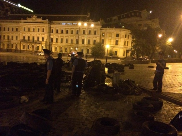 По факту поджога палаток на Михайловской площади милиция возбудила дело