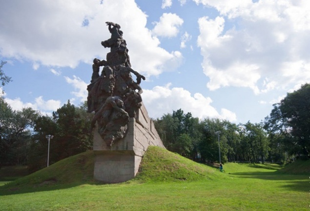 Борис Ложкин требует, чтобы в Киеве стоял памятник Елене Телиге
