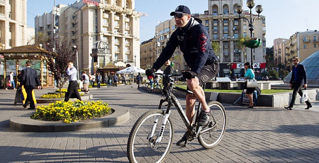Акция “Велосипедом на работу” помогла Кличко увидеть проблемы города