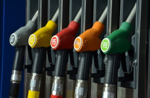 Правительство предлагает Верховной Раде на 3% повысить акциз на бензин