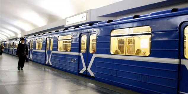 Киевский метрополитен сегодня уменьшит интервал движения поездов