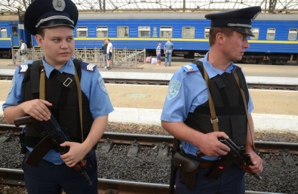 На киевском вокзале задержали мобилизованного с автоматом и гранатой
