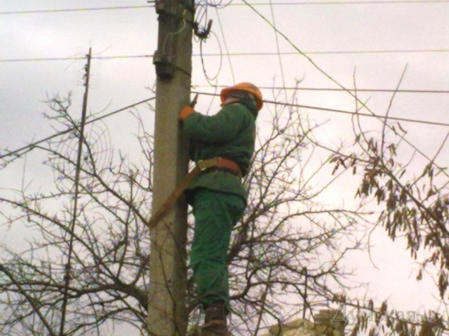 Коммунальщики “отрезают” от сетей ВС, ворующие у города электроэнергию