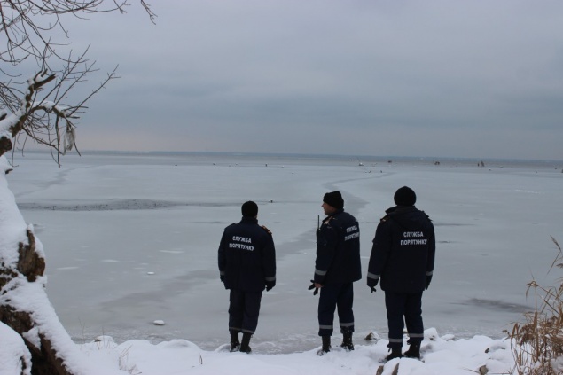 Спасатели нашли тела двух пропавших на Киевском водохранилище рыбаков