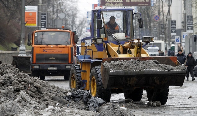В Киеве проверили готовность коммунальных служб к работе в условиях снежного “аврала”