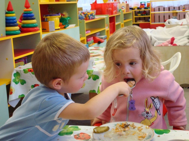 Денег на питание в детских садах и школах осталось на две недели