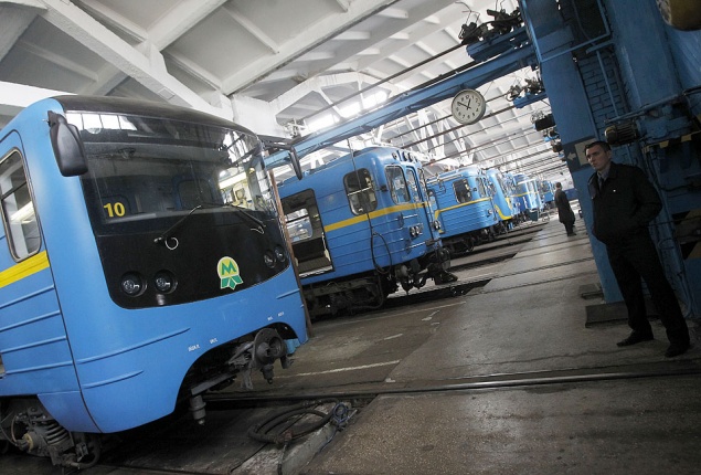 В киевском метро поезда станут ездить медленнее