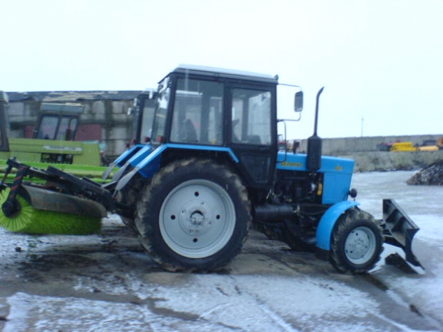 В Киев приехали белорусские “снегоочистительные” тракторы
