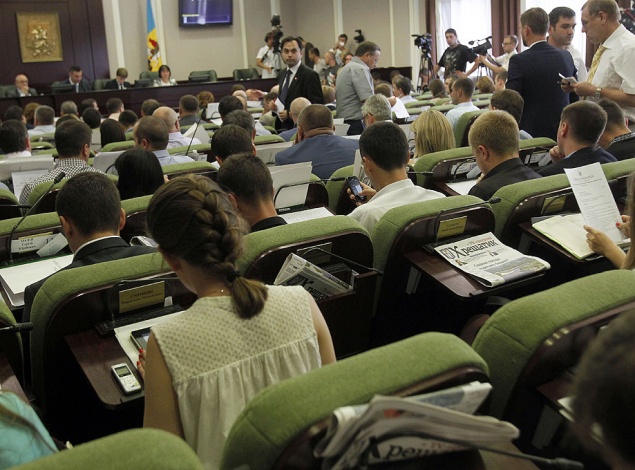 Депутаты отменили лишь одно из четырех скандальных решений Киевсовета времен “Черновецкого-Попова”
