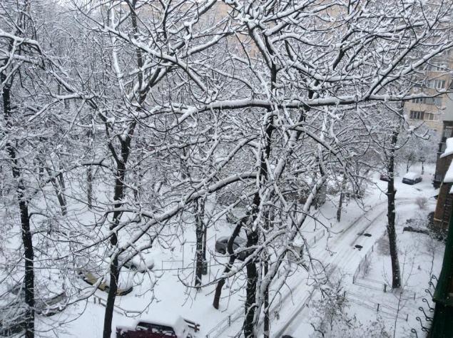 На уборке снега в Киеве задействованы 5,5 тысяч коммунальщиков